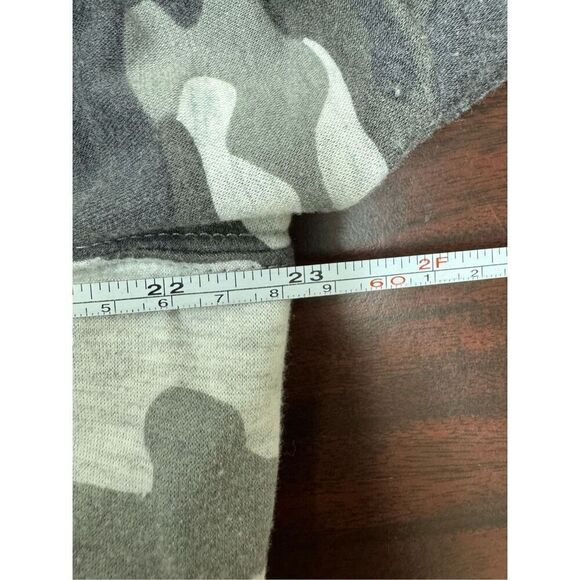 New Directions Grey Camo Long Sleeve Pullover Size X-Large - Picture 6 of 6